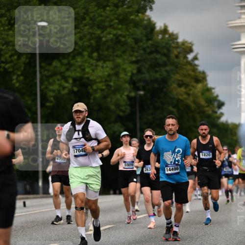29.06.2025 - hella hamburg halbmarathon Dr. Thomas Lammeyer http://msf.ph/oto/8493421 29.06.2025 10:22:29 Kennedybrücke 1234, 1268, 1477, 1820, 2087, 2305, 2335, 2634, 2821, 3125, 3482, 4123, 4194, 4738, 5290, 5909, 6332, 7160, 7413, 7445, 7649, 7838, 7882, 7883, 8067, 8248, 8341, 9222, 9586, 9717, 9734, 9834, 9844, 10174, 10659, 10908, 10946, 11352 meine-sportfotos.de