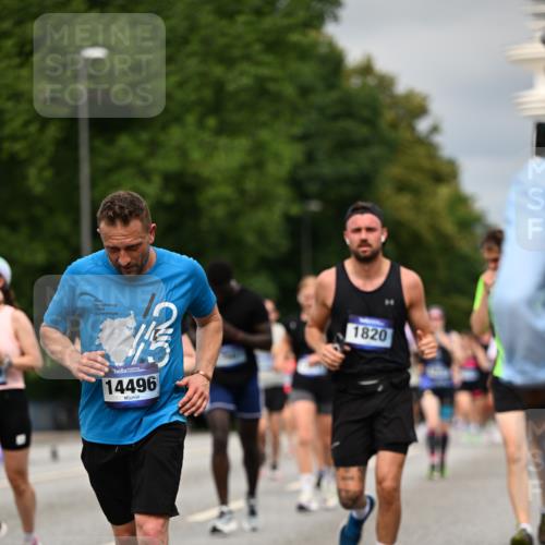 29.06.2025 - hella hamburg halbmarathon Dr. Thomas Lammeyer http://msf.ph/oto/8493546 29.06.2025 10:22:32 Kennedybrücke 1234, 1268, 1477, 1820, 2087, 2335, 2634, 2821, 3125, 3482, 4123, 4383, 4738, 5290, 5909, 6332, 7121, 7160, 7413, 7445, 7649, 7838, 7882, 7883, 8067, 8341, 9222, 9276, 9717, 9834, 9844, 10174, 10659, 10908, 10946, 11352 meine-sportfotos.de