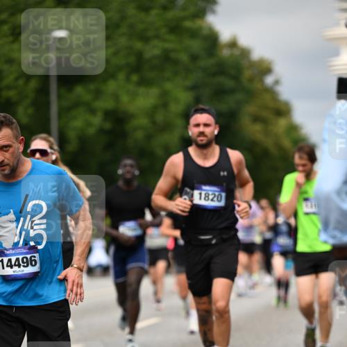 29.06.2025 - hella hamburg halbmarathon Dr. Thomas Lammeyer http://msf.ph/oto/8493668 29.06.2025 10:22:32 Kennedybrücke 1234, 1268, 1477, 1820, 2087, 2335, 2634, 2821, 3125, 3482, 4123, 4383, 4738, 5290, 5909, 6332, 7121, 7160, 7413, 7445, 7649, 7838, 7882, 7883, 8067, 8341, 9222, 9276, 9717, 9834, 9844, 10174, 10659, 10908, 10946, 11352 meine-sportfotos.de