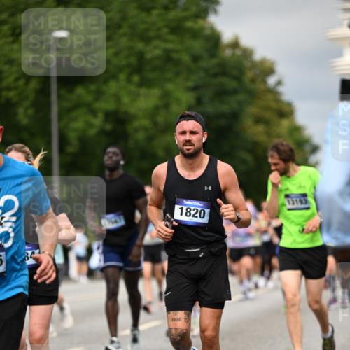 29.06.2025 - hella hamburg halbmarathon Dr. Thomas Lammeyer http://msf.ph/oto/8493711 29.06.2025 10:22:33 Kennedybrücke 1234, 1268, 1477, 1820, 2087, 2335, 2634, 2821, 3125, 3482, 4123, 4383, 4738, 5290, 5909, 6332, 7121, 7160, 7413, 7445, 7649, 7838, 7882, 7883, 8067, 8341, 9222, 9276, 9717, 9834, 9844, 10174, 10502, 10659, 10856, 10908, 10946, 11352 meine-sportfotos.de