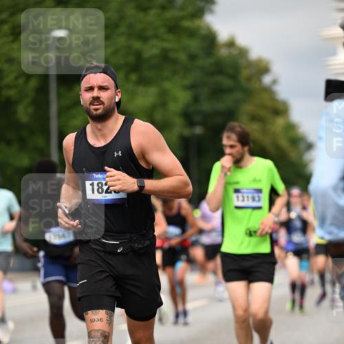 29.06.2025 - hella hamburg halbmarathon Dr. Thomas Lammeyer http://msf.ph/oto/8493749 29.06.2025 10:22:34 Kennedybrücke 1234, 1268, 1477, 1820, 2087, 2335, 2634, 2821, 3125, 3202, 3482, 4123, 4383, 5290, 5909, 6332, 7121, 7160, 7413, 7445, 7649, 7838, 7882, 7883, 8067, 8341, 9222, 9276, 9505, 9717, 9834, 9844, 10174, 10502, 10659, 10856, 10908, 10946, 11020, 11352 meine-sportfotos.de