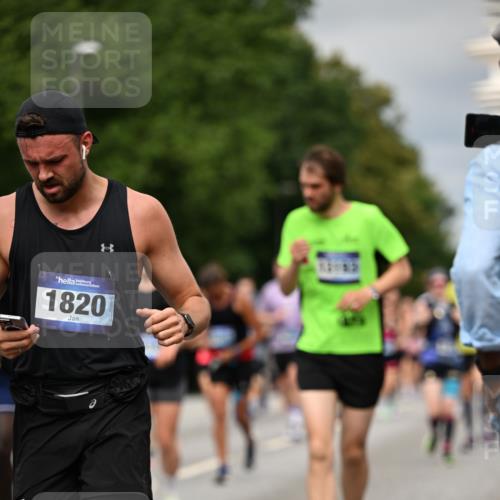 29.06.2025 - hella hamburg halbmarathon Dr. Thomas Lammeyer http://msf.ph/oto/8493772 29.06.2025 10:22:34 Kennedybrücke 1234, 1268, 1477, 1820, 2087, 2335, 2634, 2821, 3125, 3202, 3482, 4123, 4383, 5290, 5909, 6332, 7121, 7160, 7413, 7445, 7649, 7838, 7882, 7883, 8067, 8341, 9222, 9276, 9505, 9717, 9834, 9844, 10174, 10502, 10659, 10856, 10908, 10946, 11020, 11352 meine-sportfotos.de