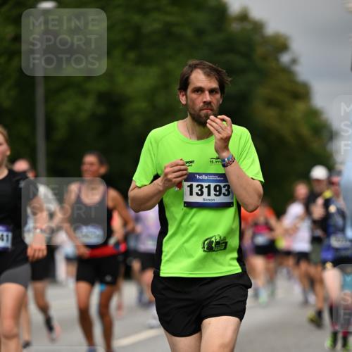 29.06.2025 - hella hamburg halbmarathon Dr. Thomas Lammeyer http://msf.ph/oto/8493813 29.06.2025 10:22:35 Kennedybrücke 1234, 1268, 1477, 1820, 2087, 2335, 2634, 2821, 3125, 3202, 3482, 4123, 4383, 5290, 5733, 5909, 6332, 7121, 7160, 7413, 7445, 7649, 7838, 7882, 7883, 8067, 8341, 8665, 9222, 9276, 9505, 9834, 9844, 10174, 10502, 10659, 10856, 10908, 10946, 11020, 11352 meine-sportfotos.de