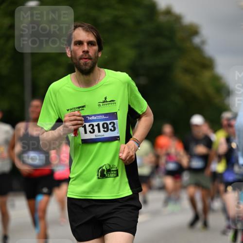 29.06.2025 - hella hamburg halbmarathon Dr. Thomas Lammeyer http://msf.ph/oto/8493843 29.06.2025 10:22:36 Kennedybrücke 1234, 1268, 1820, 2087, 2335, 2634, 2821, 3125, 3202, 3482, 4123, 4383, 5290, 5611, 5733, 5909, 6332, 7121, 7160, 7413, 7445, 7838, 7882, 7883, 8067, 8341, 8665, 9222, 9276, 9505, 9834, 9844, 10174, 10467, 10502, 10659, 10856, 10908, 10946, 11020, 11352 meine-sportfotos.de