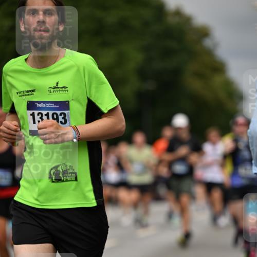 29.06.2025 - hella hamburg halbmarathon Dr. Thomas Lammeyer http://msf.ph/oto/8493861 29.06.2025 10:22:36 Kennedybrücke 1234, 1268, 1820, 2087, 2335, 2634, 2821, 3125, 3202, 3482, 4123, 4383, 5290, 5611, 5733, 5909, 6332, 7121, 7160, 7413, 7445, 7838, 7882, 7883, 8067, 8341, 8665, 9222, 9276, 9505, 9834, 9844, 10174, 10467, 10502, 10659, 10856, 10908, 10946, 11020, 11352 meine-sportfotos.de