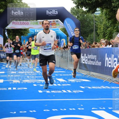 29.06.2025 - hella hamburg halbmarathon Strokosch-Dieckow http://msf.ph/oto/8493882 29.06.2025 10:44:44 Ziel 1782, 1941, 2098, 2970, 3004, 3098, 3785, 4270, 4915, 4991, 6490, 7056, 7167, 7325, 9720, 10669, 12161, 15185, 15233, 16834, 17251, 18107, 18437, 18464, 18868, 19206, 19207, 19210 meine-sportfotos.de