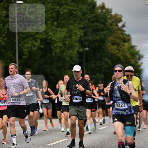 29.06.2025 - hella hamburg halbmarathon Dr. Thomas Lammeyer http://msf.ph/oto/8493924 29.06.2025 10:22:37 Kennedybrücke 1234, 1268, 1820, 2335, 2634, 2821, 3125, 3202, 4123, 4383, 5611, 5733, 5909, 6332, 6413, 7121, 7160, 7413, 7445, 7838, 7883, 8067, 8341, 8665, 9222, 9276, 9505, 9844, 10174, 10467, 10502, 10659, 10856, 10908, 10946, 11020, 11352 meine-sportfotos.de