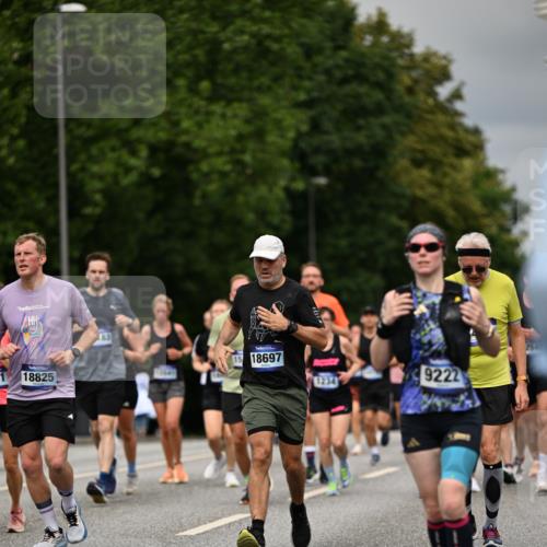 29.06.2025 - hella hamburg halbmarathon Dr. Thomas Lammeyer http://msf.ph/oto/8493928 29.06.2025 10:22:38 Kennedybrücke 1234, 1268, 1820, 2335, 2634, 2821, 3125, 3202, 4123, 4383, 5264, 5266, 5611, 5733, 5909, 6413, 7121, 7413, 7445, 7838, 7883, 8067, 8341, 8665, 9222, 9276, 9505, 9844, 10174, 10467, 10502, 10659, 10856, 10908, 10946, 11020 meine-sportfotos.de