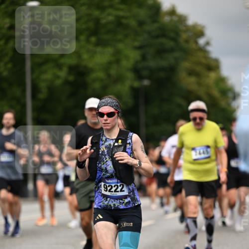 29.06.2025 - hella hamburg halbmarathon Dr. Thomas Lammeyer http://msf.ph/oto/8493962 29.06.2025 10:22:39 Kennedybrücke 1234, 1521, 1820, 2335, 2634, 2821, 3125, 3202, 4123, 4383, 5264, 5266, 5611, 5733, 5909, 6413, 7121, 7413, 7445, 7838, 8067, 8341, 8665, 9222, 9276, 9505, 9844, 10174, 10467, 10502, 10659, 10856, 10908, 10946, 11020 meine-sportfotos.de