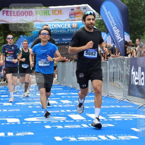 29.06.2025 - hella hamburg halbmarathon Strokosch-Dieckow http://msf.ph/oto/8494143 29.06.2025 10:42:10 Ziel 1441, 1903, 2675, 5682, 7765, 7865, 9365, 10216, 12098, 13709, 14811, 14899, 16626, 16660, 16677, 17182, 17363, 18772, 18802 meine-sportfotos.de