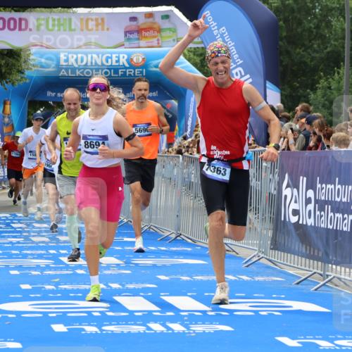 29.06.2025 - hella hamburg halbmarathon Strokosch-Dieckow http://msf.ph/oto/8494374 29.06.2025 10:41:58 Ziel 1169, 5690, 6593, 7363, 8694, 10216, 11417, 12292, 13196, 15521, 15846, 16507, 17864, 17926, 18920, 19046 meine-sportfotos.de