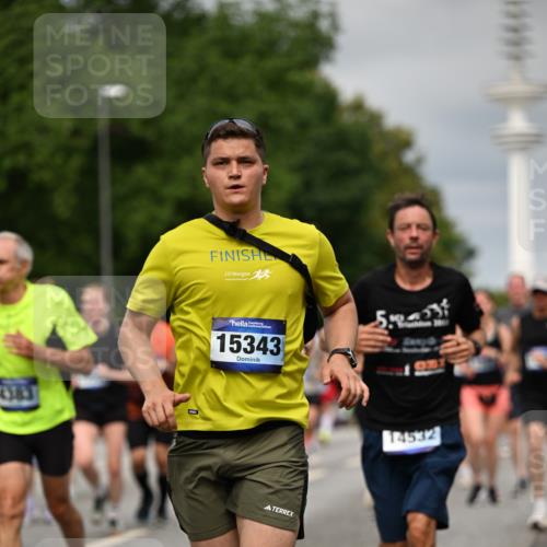 29.06.2025 - hella hamburg halbmarathon Dr. Thomas Lammeyer http://msf.ph/oto/8494424 29.06.2025 10:22:47 Kennedybrücke 1234, 1521, 2335, 2821, 3202, 3321, 3591, 3592, 4123, 4383, 5049, 5264, 5266, 5611, 5733, 5910, 6413, 7121, 7214, 7445, 7454, 8067, 8341, 8665, 8799, 9222, 9276, 9505, 9549, 9658, 10172, 10467, 10502, 10687, 10856, 11020 meine-sportfotos.de