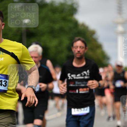 29.06.2025 - hella hamburg halbmarathon Dr. Thomas Lammeyer http://msf.ph/oto/8494485 29.06.2025 10:22:48 Kennedybrücke 1234, 1521, 2335, 2821, 3202, 3321, 3591, 3592, 4123, 4383, 5049, 5264, 5266, 5611, 5733, 5910, 6413, 7121, 7214, 7445, 7454, 8067, 8341, 8665, 8799, 9222, 9276, 9505, 9549, 9658, 10172, 10467, 10502, 10687, 10856, 11020 meine-sportfotos.de