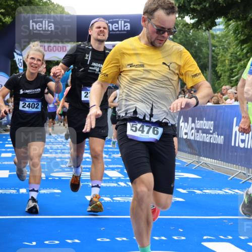 29.06.2025 - hella hamburg halbmarathon Strokosch-Dieckow http://msf.ph/oto/8494537 29.06.2025 10:44:35 Ziel 1468, 1782, 2365, 2402, 3305, 4991, 5476, 6490, 6495, 7322, 7710, 8928, 10669, 12554, 12711, 14351, 14464, 14798, 14816, 15185, 15233, 15862, 16224, 17097, 18107, 18437, 18464, 18539, 18560, 18765, 18868, 19206 meine-sportfotos.de