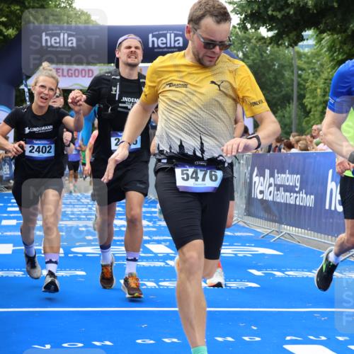 29.06.2025 - hella hamburg halbmarathon Strokosch-Dieckow http://msf.ph/oto/8494577 29.06.2025 10:44:35 Ziel 1468, 1782, 2365, 2402, 3305, 4991, 5476, 6490, 6495, 7322, 7710, 8928, 10669, 12554, 12711, 14351, 14464, 14798, 14816, 15185, 15233, 15862, 16224, 17097, 18107, 18437, 18464, 18539, 18560, 18765, 18868, 19206 meine-sportfotos.de