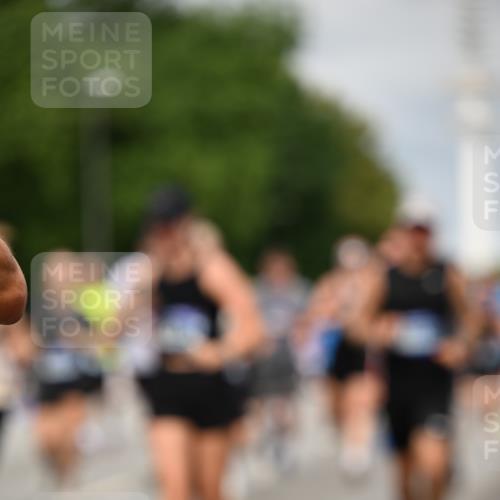 29.06.2025 - hella hamburg halbmarathon Dr. Thomas Lammeyer http://msf.ph/oto/8494646 29.06.2025 10:22:50 Kennedybrücke 1234, 1521, 2335, 2821, 3202, 3321, 3591, 3592, 4123, 4383, 5049, 5264, 5266, 5611, 5733, 5910, 6413, 7121, 7214, 7445, 7454, 8067, 8341, 8665, 8799, 9222, 9276, 9505, 9549, 9658, 10172, 10467, 10502, 10687, 10856, 11020 meine-sportfotos.de