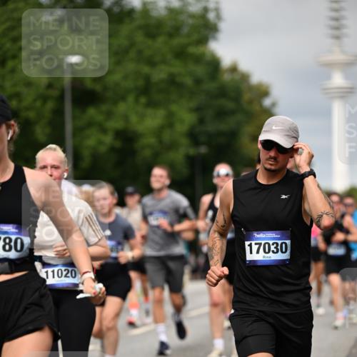 29.06.2025 - hella hamburg halbmarathon Dr. Thomas Lammeyer http://msf.ph/oto/8494651 29.06.2025 10:22:51 Kennedybrücke 1234, 1521, 2096, 2335, 2821, 3202, 3321, 3591, 3592, 4123, 4383, 5049, 5264, 5266, 5611, 5733, 5910, 6413, 6482, 7121, 7214, 7445, 7454, 8067, 8341, 8665, 8799, 9222, 9276, 9505, 9549, 9658, 9964, 10172, 10467, 10502, 10687, 10856, 11020 meine-sportfotos.de