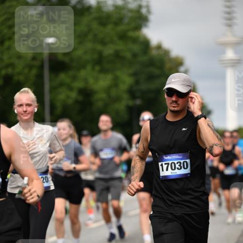 29.06.2025 - hella hamburg halbmarathon Dr. Thomas Lammeyer http://msf.ph/oto/8494655 29.06.2025 10:22:51 Kennedybrücke 1234, 1521, 2096, 2335, 2821, 3202, 3321, 3591, 3592, 4123, 4383, 5049, 5264, 5266, 5611, 5733, 5910, 6413, 6482, 7121, 7214, 7445, 7454, 8067, 8341, 8665, 8799, 9222, 9276, 9505, 9549, 9658, 9964, 10172, 10467, 10502, 10687, 10856, 11020 meine-sportfotos.de