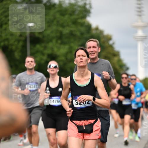 29.06.2025 - hella hamburg halbmarathon Dr. Thomas Lammeyer http://msf.ph/oto/8494681 29.06.2025 10:22:53 Kennedybrücke 1234, 1521, 2096, 2335, 2821, 3202, 3321, 3591, 3592, 4123, 4383, 4718, 4845, 5049, 5264, 5266, 5611, 5733, 5910, 6413, 6477, 6482, 7121, 7214, 7445, 7454, 8067, 8665, 8799, 9222, 9276, 9505, 9549, 9658, 9964, 10172, 10467, 10502, 10687, 10856, 11020 meine-sportfotos.de
