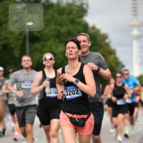 29.06.2025 - hella hamburg halbmarathon Dr. Thomas Lammeyer http://msf.ph/oto/8494685 29.06.2025 10:22:53 Kennedybrücke 1234, 1521, 2096, 2335, 2821, 3202, 3321, 3591, 3592, 4123, 4383, 4718, 4845, 5049, 5264, 5266, 5611, 5733, 5910, 6413, 6477, 6482, 7121, 7214, 7445, 7454, 8067, 8665, 8799, 9222, 9276, 9505, 9549, 9658, 9964, 10172, 10467, 10502, 10687, 10856, 11020 meine-sportfotos.de