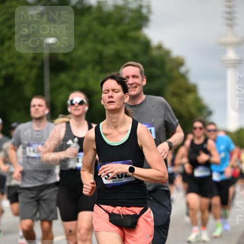 29.06.2025 - hella hamburg halbmarathon Dr. Thomas Lammeyer http://msf.ph/oto/8494690 29.06.2025 10:22:53 Kennedybrücke 1234, 1521, 2096, 2335, 2821, 3202, 3321, 3591, 3592, 4123, 4383, 4718, 4845, 5049, 5264, 5266, 5611, 5733, 5910, 6413, 6477, 6482, 7121, 7214, 7445, 7454, 8067, 8665, 8799, 9222, 9276, 9505, 9549, 9658, 9964, 10172, 10467, 10502, 10687, 10856, 11020 meine-sportfotos.de