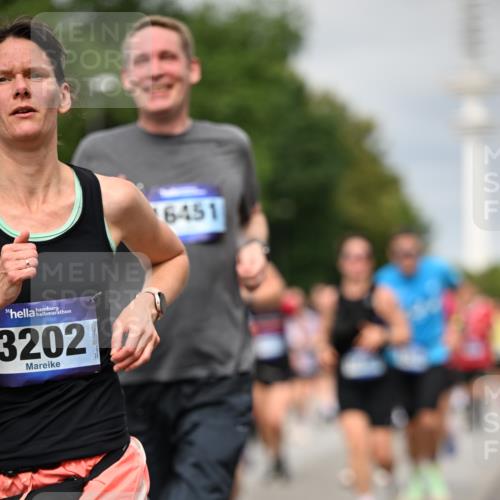 29.06.2025 - hella hamburg halbmarathon Dr. Thomas Lammeyer http://msf.ph/oto/8494762 29.06.2025 10:22:54 Kennedybrücke 1234, 1521, 2096, 2335, 2821, 3202, 3321, 3591, 3592, 4123, 4383, 4718, 4845, 5049, 5264, 5266, 5611, 5733, 5910, 6413, 6477, 6482, 7121, 7214, 7445, 7454, 8067, 8665, 8799, 9276, 9505, 9549, 9658, 9756, 9757, 9964, 10172, 10467, 10502, 10687, 10816, 10856, 11020 meine-sportfotos.de