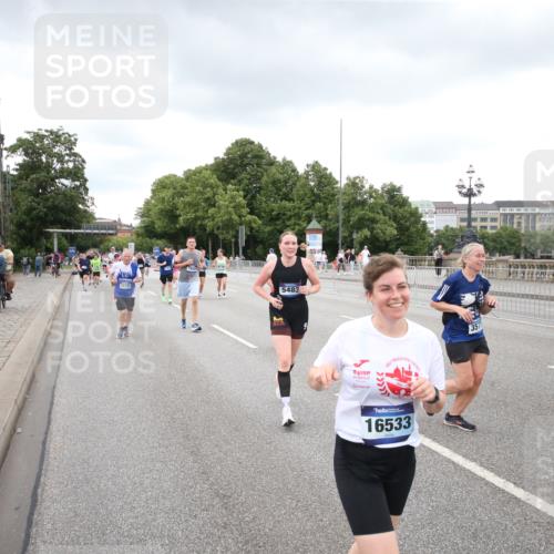 29.06.2025 - hella hamburg halbmarathon Jannik Wohlers http://msf.ph/oto/8494821 29.06.2025 10:55:01 Lombardsbrücke 1873, 1917, 3115, 3157, 3577, 4039, 4628, 5040, 5483, 5487, 7219, 7680, 8519, 8626, 9614, 9618, 9857, 9858, 10559, 10885, 11109, 12902, 13098, 13230, 14727, 15152, 15160, 15843, 16267, 16385, 16533, 16855, 17019, 17396, 18670, 18972, 19199 meine-sportfotos.de