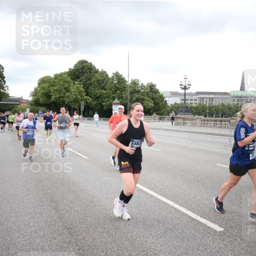 29.06.2025 - hella hamburg halbmarathon Jannik Wohlers http://msf.ph/oto/8494830 29.06.2025 10:55:01 Lombardsbrücke 1873, 1917, 3115, 3157, 3577, 4039, 4628, 5040, 5483, 5487, 7219, 7680, 8519, 8626, 9614, 9618, 9857, 9858, 10559, 10885, 11109, 12902, 13098, 13230, 14727, 15152, 15160, 15843, 16267, 16385, 16533, 16855, 17019, 17396, 18670, 18972, 19199 meine-sportfotos.de