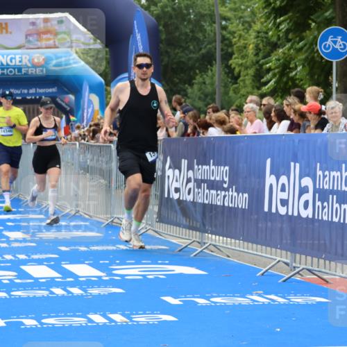 29.06.2025 - hella hamburg halbmarathon Strokosch-Dieckow http://msf.ph/oto/8494951 29.06.2025 10:41:42 Ziel 1512, 1763, 9640, 10415, 11765, 13714, 14346, 15535, 15935 meine-sportfotos.de