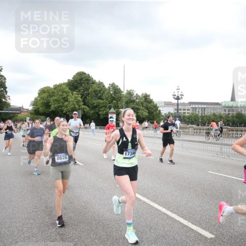 29.06.2025 - hella hamburg halbmarathon Jannik Wohlers http://msf.ph/oto/8495006 29.06.2025 10:55:08 Lombardsbrücke 1616, 1873, 1917, 3115, 3157, 3244, 3577, 5483, 5487, 7548, 7680, 8527, 8626, 9614, 9618, 9857, 9858, 10094, 10559, 10593, 10885, 11109, 12902, 14727, 15081, 16267, 16385, 16533, 16855, 16926, 17019, 17396, 18670, 18972 meine-sportfotos.de