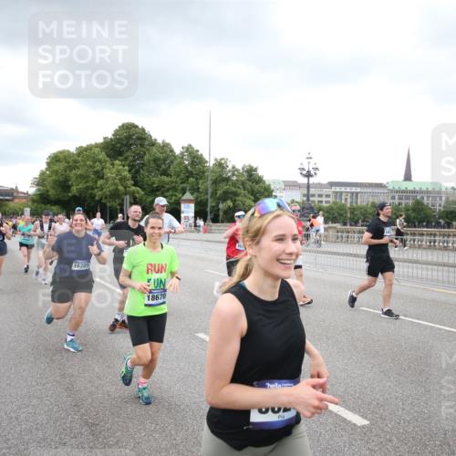29.06.2025 - hella hamburg halbmarathon Jannik Wohlers http://msf.ph/oto/8495040 29.06.2025 10:55:09 Lombardsbrücke 1616, 1873, 1917, 3115, 3244, 5222, 5483, 5487, 7548, 7680, 8527, 8626, 9614, 9618, 9857, 9858, 10094, 10559, 10593, 10885, 11109, 12695, 12902, 14727, 15081, 15116, 16267, 16336, 16385, 16533, 16855, 16926, 17019, 17392, 17396, 18670, 18972 meine-sportfotos.de