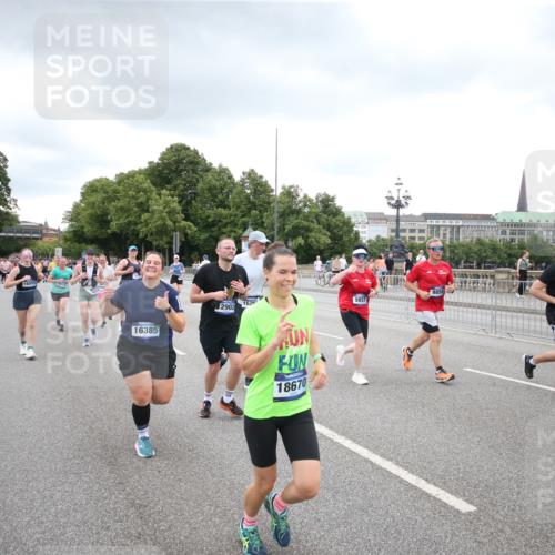 29.06.2025 - hella hamburg halbmarathon Jannik Wohlers http://msf.ph/oto/8495045 29.06.2025 10:55:09 Lombardsbrücke 1616, 1873, 1917, 3115, 3244, 5222, 5483, 5487, 7548, 7680, 8527, 8626, 9614, 9618, 9857, 9858, 10094, 10559, 10593, 10885, 11109, 12695, 12902, 14727, 15081, 15116, 16267, 16336, 16385, 16533, 16855, 16926, 17019, 17392, 17396, 18670, 18972 meine-sportfotos.de
