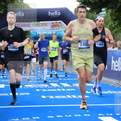 29.06.2025 - hella hamburg halbmarathon Strokosch-Dieckow http://msf.ph/oto/8495076 29.06.2025 10:44:33 Ziel 1057, 1468, 1782, 2365, 2402, 3305, 4991, 5476, 6490, 6495, 7322, 7710, 8928, 10669, 12554, 12711, 14351, 14464, 14667, 14798, 14816, 15862, 16224, 17097, 17729, 18107, 18437, 18464, 18539, 18560, 18765, 18868, 19206 meine-sportfotos.de