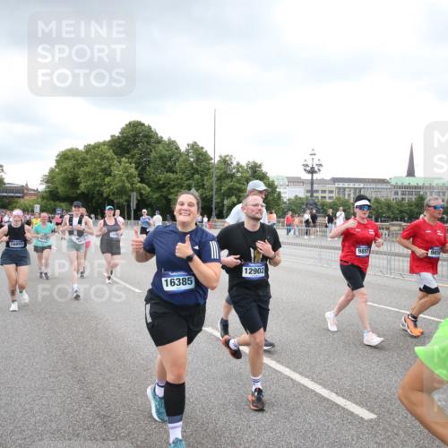 29.06.2025 - hella hamburg halbmarathon Jannik Wohlers http://msf.ph/oto/8495103 29.06.2025 10:55:10 Lombardsbrücke 1616, 1873, 1917, 3101, 3115, 3244, 5220, 5222, 5483, 5487, 5575, 7548, 7680, 8527, 8626, 9614, 9618, 9857, 9858, 9956, 10094, 10559, 10593, 10885, 11109, 12695, 12902, 14727, 15081, 15116, 15289, 16267, 16336, 16385, 16855, 16926, 17019, 17392, 17396, 18670, 18972 meine-sportfotos.de
