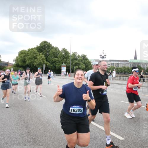 29.06.2025 - hella hamburg halbmarathon Jannik Wohlers http://msf.ph/oto/8495125 29.06.2025 10:55:10 Lombardsbrücke 1616, 1873, 1917, 3101, 3115, 3244, 5220, 5222, 5483, 5487, 5575, 7548, 7680, 8527, 8626, 9614, 9618, 9857, 9858, 9956, 10094, 10559, 10593, 10885, 11109, 12695, 12902, 14727, 15081, 15116, 15289, 16267, 16336, 16385, 16855, 16926, 17019, 17392, 17396, 18670, 18972 meine-sportfotos.de