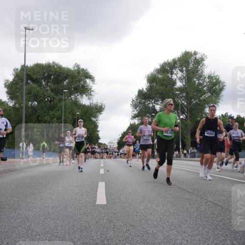29.06.2025 - hella hamburg halbmarathon Luisa Fischer http://msf.ph/oto/8495133 29.06.2025 10:53:17 Kennedybrücke 11681, 18470, 6254, 12664, 292, 6680, 1525, 14382, 6, 1525, 2927, 3070, 5997, 6680, 6694, 6989, 7755, 8254, 9261, 10060, 10704 meine-sportfotos.de