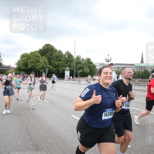 29.06.2025 - hella hamburg halbmarathon Jannik Wohlers http://msf.ph/oto/8495138 29.06.2025 10:55:10 Lombardsbrücke 1616, 1873, 1917, 3101, 3115, 3244, 5220, 5222, 5483, 5487, 5575, 7548, 7680, 8527, 8626, 9614, 9618, 9857, 9858, 9956, 10094, 10559, 10593, 10885, 11109, 12695, 12902, 14727, 15081, 15116, 15289, 16267, 16336, 16385, 16855, 16926, 17019, 17392, 17396, 18670, 18972 meine-sportfotos.de