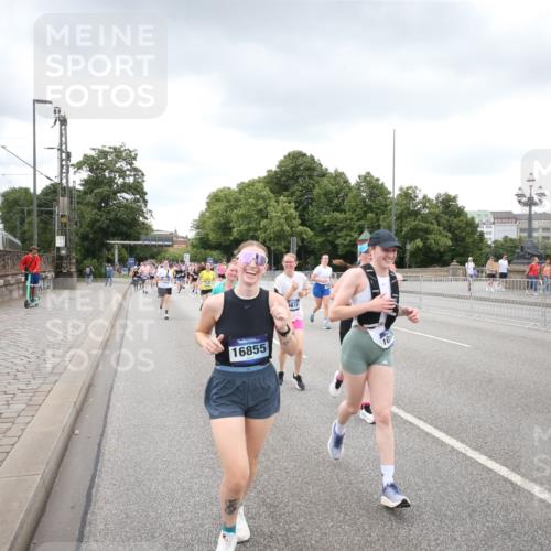 29.06.2025 - hella hamburg halbmarathon Jannik Wohlers http://msf.ph/oto/8495170 29.06.2025 10:55:12 Lombardsbrücke 1616, 1873, 1917, 3101, 3244, 5220, 5222, 5487, 5575, 7548, 7680, 8527, 8626, 8648, 9614, 9618, 9857, 9858, 9956, 10094, 10436, 10438, 10559, 10593, 10885, 12695, 12902, 13504, 14727, 15081, 15116, 15289, 16267, 16336, 16651, 16768, 16855, 16926, 17019, 17392, 17396, 18670, 18907, 18972 meine-sportfotos.de