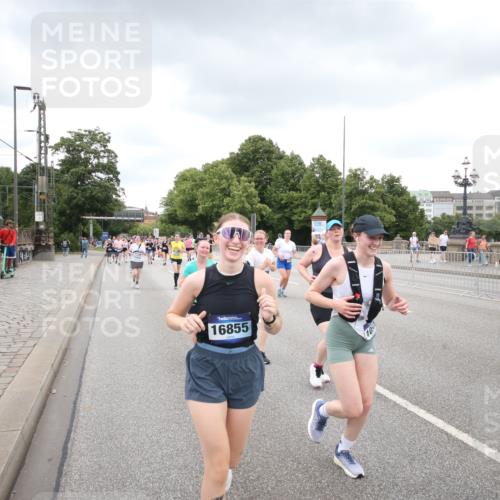 29.06.2025 - hella hamburg halbmarathon Jannik Wohlers http://msf.ph/oto/8495180 29.06.2025 10:55:12 Lombardsbrücke 1616, 1873, 1917, 3101, 3244, 5220, 5222, 5487, 5575, 7548, 7680, 8527, 8626, 8648, 9614, 9618, 9857, 9858, 9956, 10094, 10436, 10438, 10559, 10593, 10885, 12695, 12902, 13504, 14727, 15081, 15116, 15289, 16267, 16336, 16651, 16768, 16855, 16926, 17019, 17392, 17396, 18670, 18907, 18972 meine-sportfotos.de