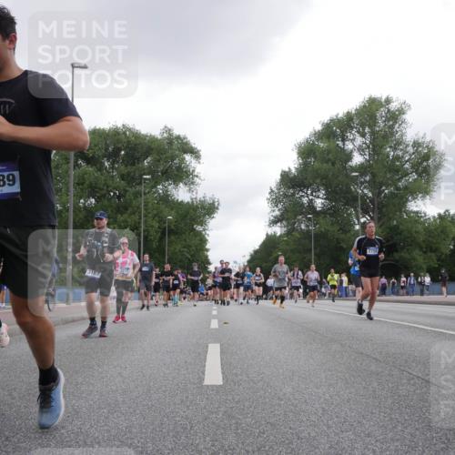 29.06.2025 - hella hamburg halbmarathon Luisa Fischer http://msf.ph/oto/8495258 29.06.2025 10:53:24 Kennedybrücke 17089, 3183, 2713, 7755, 2160, 3701, 3710, 4168, 7755, 8254, 9940, 10060 meine-sportfotos.de