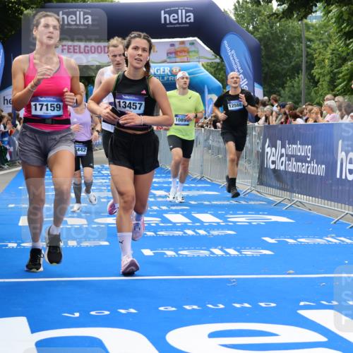 29.06.2025 - hella hamburg halbmarathon Strokosch-Dieckow http://msf.ph/oto/8495262 29.06.2025 10:41:31 Ziel 2579, 2797, 3204, 4893, 5987, 7774, 7796, 8358, 9885, 10894, 12588, 13457, 13714, 14275, 14555, 16084, 17159, 17882, 18412, 18442, 18491, 18573 meine-sportfotos.de