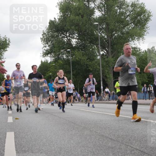 29.06.2025 - hella hamburg halbmarathon Luisa Fischer http://msf.ph/oto/8495327 29.06.2025 10:53:28 Kennedybrücke 4527, 6830, 17608, 20, 3710, 994, 11426, 7722, 14144, 18586, 19058, 16635, 2160, 3680, 3701, 3710, 4168, 7721, 7722, 7755, 9940 meine-sportfotos.de