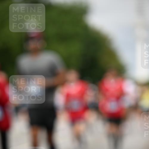 29.06.2025 - hella hamburg halbmarathon Dr. Thomas Lammeyer http://msf.ph/oto/8495334 29.06.2025 10:22:59 Kennedybrücke 1349, 1521, 2096, 2781, 3026, 3202, 3321, 3591, 3592, 4383, 4718, 4845, 5049, 5264, 5266, 5323, 5611, 5733, 5910, 6194, 6413, 6477, 6482, 7051, 7121, 7214, 7454, 8665, 8799, 9276, 9505, 9549, 9658, 9756, 9757, 9964, 10037, 10172, 10467, 10502, 10687, 10816, 10856, 11020 meine-sportfotos.de