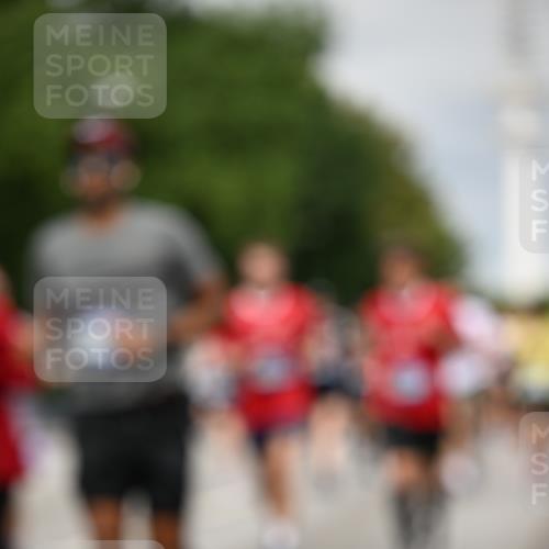 29.06.2025 - hella hamburg halbmarathon Dr. Thomas Lammeyer http://msf.ph/oto/8495339 29.06.2025 10:22:59 Kennedybrücke 1349, 1521, 2096, 2781, 3026, 3202, 3321, 3591, 3592, 4383, 4718, 4845, 5049, 5264, 5266, 5323, 5611, 5733, 5910, 6194, 6413, 6477, 6482, 7051, 7121, 7214, 7454, 8665, 8799, 9276, 9505, 9549, 9658, 9756, 9757, 9964, 10037, 10172, 10467, 10502, 10687, 10816, 10856, 11020 meine-sportfotos.de