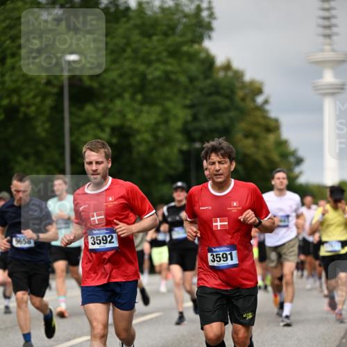 29.06.2025 - hella hamburg halbmarathon Dr. Thomas Lammeyer http://msf.ph/oto/8495382 29.06.2025 10:23:00 Kennedybrücke 1349, 1521, 2096, 2311, 2781, 3026, 3202, 3321, 3591, 3592, 4383, 4718, 4845, 5049, 5264, 5266, 5323, 5611, 5733, 5910, 6194, 6413, 6477, 6482, 7051, 7121, 7214, 7454, 8665, 8799, 9276, 9505, 9549, 9652, 9658, 9756, 9757, 9964, 10037, 10172, 10467, 10502, 10687, 10816, 10856, 11020 meine-sportfotos.de
