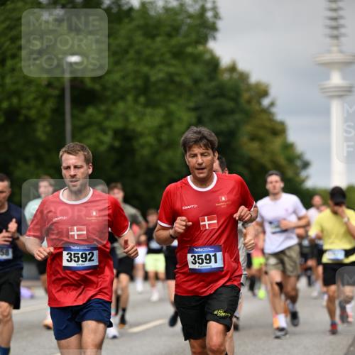 29.06.2025 - hella hamburg halbmarathon Dr. Thomas Lammeyer http://msf.ph/oto/8495396 29.06.2025 10:23:00 Kennedybrücke 1349, 1521, 2096, 2311, 2781, 3026, 3202, 3321, 3591, 3592, 4383, 4718, 4845, 5049, 5264, 5266, 5323, 5611, 5733, 5910, 6194, 6413, 6477, 6482, 7051, 7121, 7214, 7454, 8665, 8799, 9276, 9505, 9549, 9652, 9658, 9756, 9757, 9964, 10037, 10172, 10467, 10502, 10687, 10816, 10856, 11020 meine-sportfotos.de