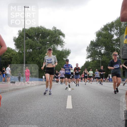 29.06.2025 - hella hamburg halbmarathon Luisa Fischer http://msf.ph/oto/8495445 29.06.2025 10:53:35 Kennedybrücke 6437, 1, 6830, 14591, 19247, 1410, 7721, 772, 1259, 3680, 3701, 3710, 4168, 5119, 5552, 7721, 7722, 8299, 10033 meine-sportfotos.de