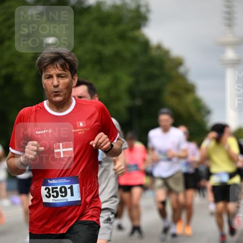 29.06.2025 - hella hamburg halbmarathon Dr. Thomas Lammeyer http://msf.ph/oto/8495455 29.06.2025 10:23:02 Kennedybrücke 1349, 1521, 2096, 2311, 2781, 3026, 3202, 3321, 3529, 3591, 3592, 4718, 4845, 5049, 5264, 5266, 5323, 5611, 5733, 5910, 6194, 6413, 6477, 6482, 7051, 7121, 7214, 7454, 7566, 7844, 8665, 8799, 9505, 9549, 9652, 9658, 9756, 9757, 9964, 10037, 10172, 10467, 10502, 10687, 10816, 10856, 11020 meine-sportfotos.de