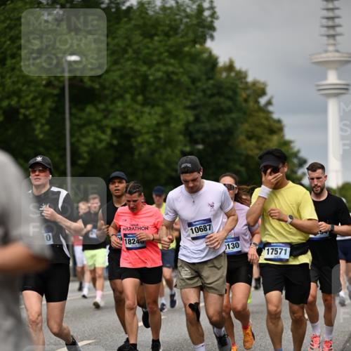 29.06.2025 - hella hamburg halbmarathon Dr. Thomas Lammeyer http://msf.ph/oto/8495497 29.06.2025 10:23:03 Kennedybrücke 1349, 1521, 2096, 2311, 2781, 3026, 3202, 3321, 3529, 3591, 3592, 4718, 4845, 5049, 5264, 5266, 5323, 5611, 5733, 5910, 6194, 6413, 6477, 6482, 7051, 7214, 7454, 7566, 7844, 8665, 8799, 9505, 9549, 9652, 9658, 9756, 9757, 9964, 10037, 10172, 10467, 10502, 10687, 10816, 10856, 11020 meine-sportfotos.de