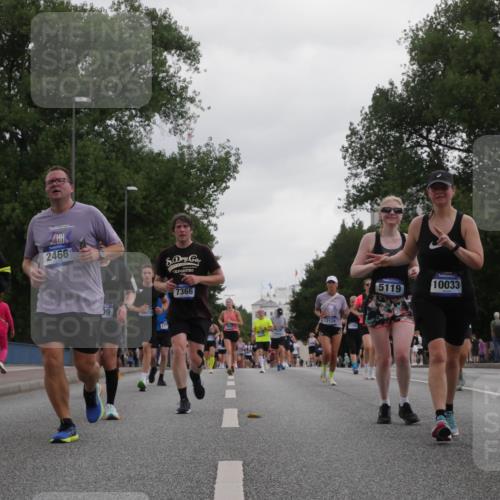 29.06.2025 - hella hamburg halbmarathon Luisa Fischer http://msf.ph/oto/8495502 29.06.2025 10:53:41 Kennedybrücke 2466, 60, 09, 177, 7366, 12124, 5119, 10033, 55, 1259, 1625, 4642, 4870, 5119, 5552, 6015, 8299, 10033 meine-sportfotos.de